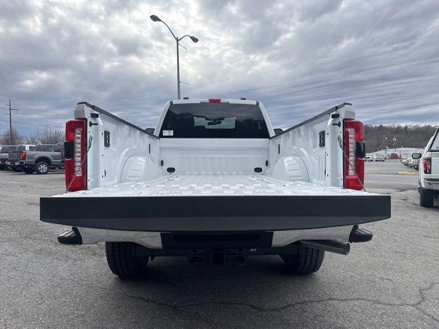 Photo of 2025 Oxford White Ford F-350