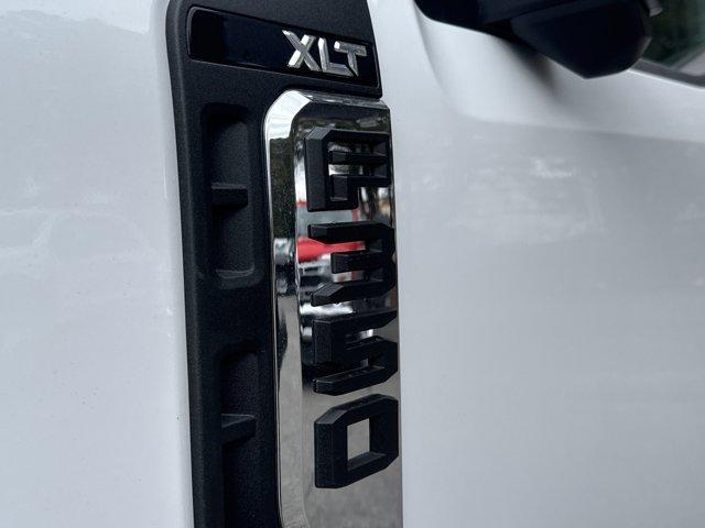Photo of 2025 Oxford White Ford F-350