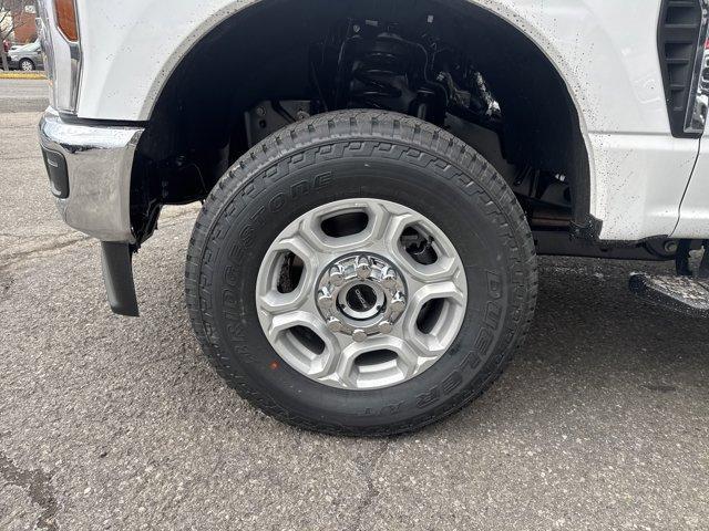 Photo of 2025 Oxford White Ford F-350