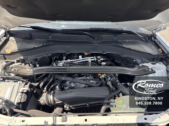 Photo of 2025 Star White Ford Explorer