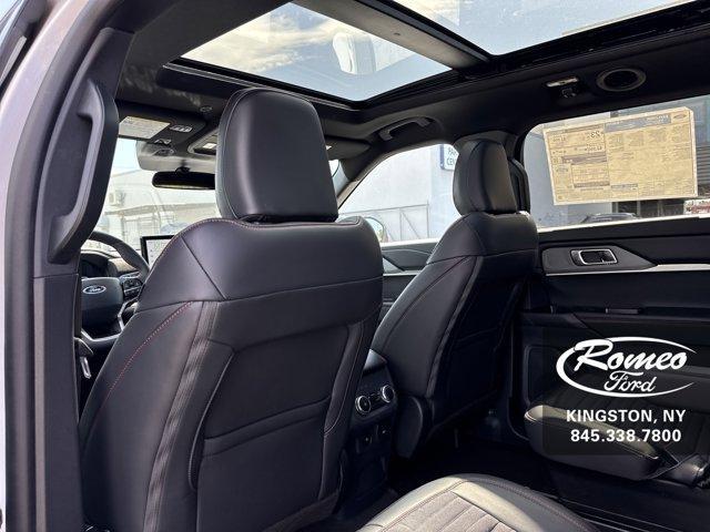 Photo of 2025 Star White Ford Explorer