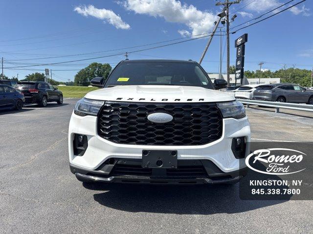 Photo of 2025 Star White Ford Explorer