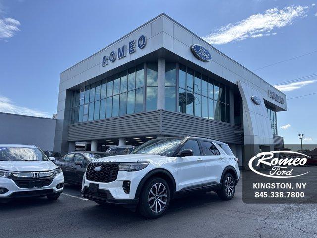 Photo of 2025 Star White Ford Explorer