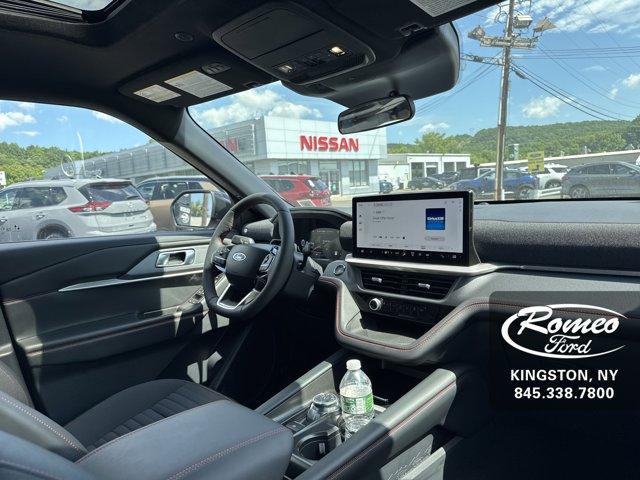 Photo of 2025 Star White Ford Explorer