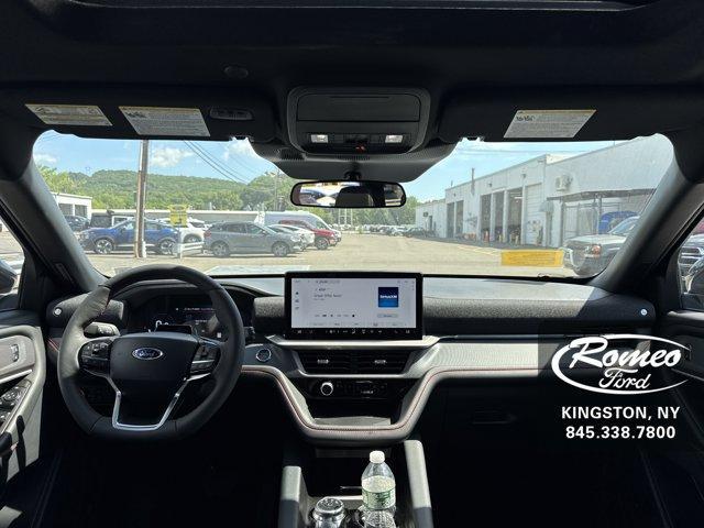 Photo of 2025 Star White Ford Explorer