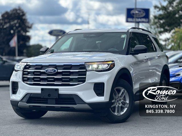 Photo of 2025 White Ford Explorer