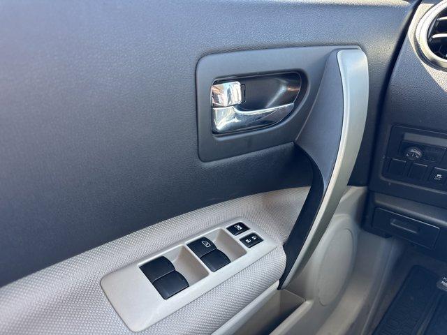 Photo of 2011 Platinum Graphite Nissan Rogue