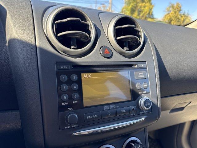 Photo of 2011 Platinum Graphite Nissan Rogue