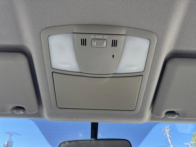 Photo of 2011 Platinum Graphite Nissan Rogue