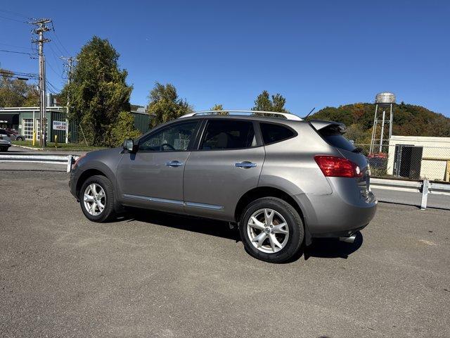Photo of 2011 Platinum Graphite Nissan Rogue