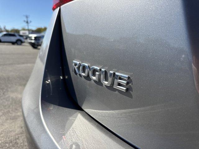 Photo of 2011 Platinum Graphite Nissan Rogue