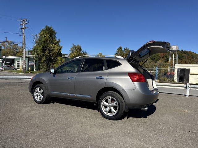 Photo of 2011 Platinum Graphite Nissan Rogue