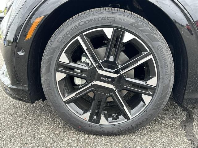 Photo of 2025 Ebony Black Kia EV6