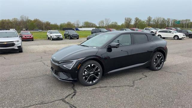 Photo of 2025 Ebony Black Kia EV6