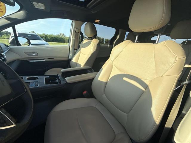 Photo of 2022 Predawn Gray Mica Toyota Sienna