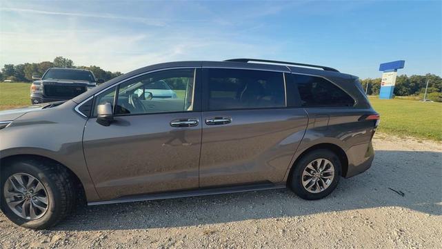 Photo of 2022 Predawn Gray Mica Toyota Sienna