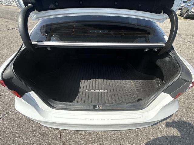Photo of 2018 Super White Toyota Camry