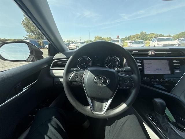 Photo of 2018 Super White Toyota Camry