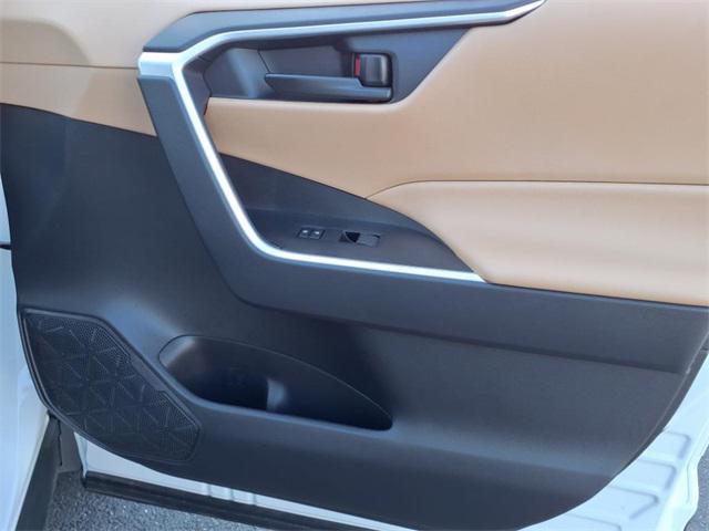 Photo of 2024 Ice Toyota RAV4 Hybrid