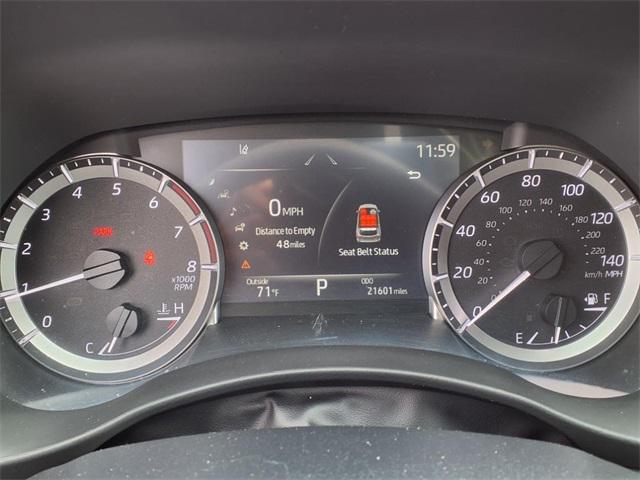 Photo of 2023 Pearl Toyota Highlander