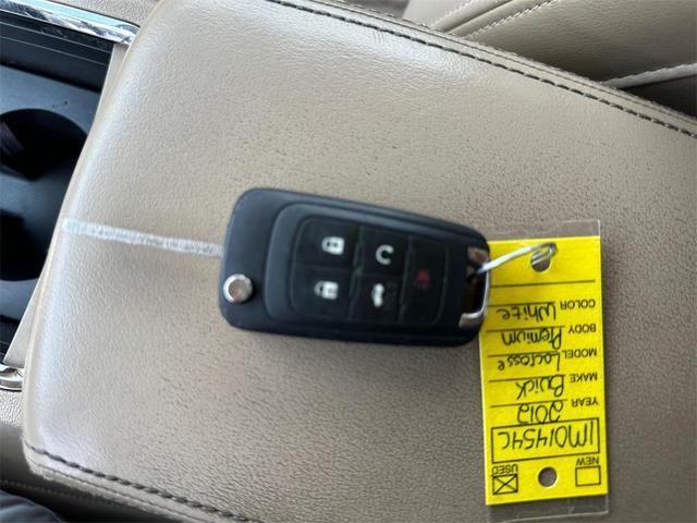 Photo of 2012 White Diamond Clearcoat Buick LaCrosse