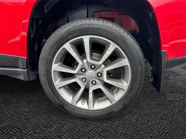Photo of 2016 Redline 2 Coat Pearl Jeep Compass