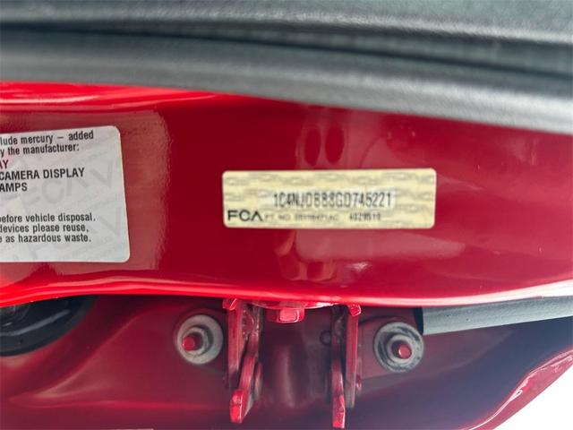 Photo of 2016 Redline 2 Coat Pearl Jeep Compass