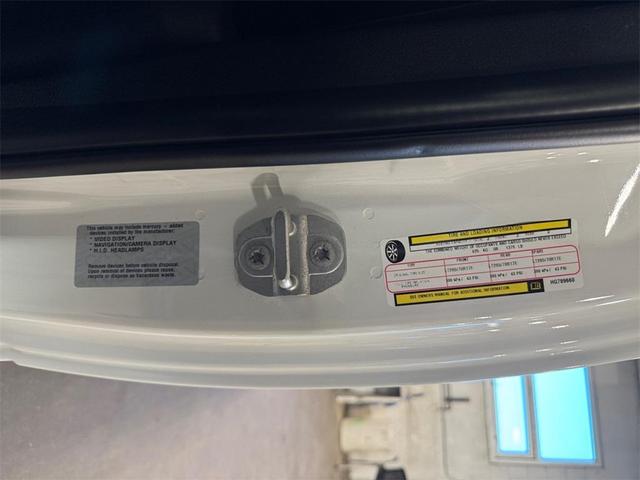 Photo of 2017 Bright White Clearcoat RAM 1500