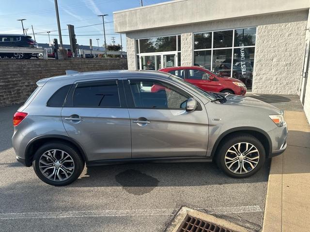 Photo of 2017 Mercury Gray Metallic Mitsubishi Outlander Sport