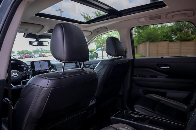 Photo of 2024 Obsidian Green Pearl Nissan Pathfinder