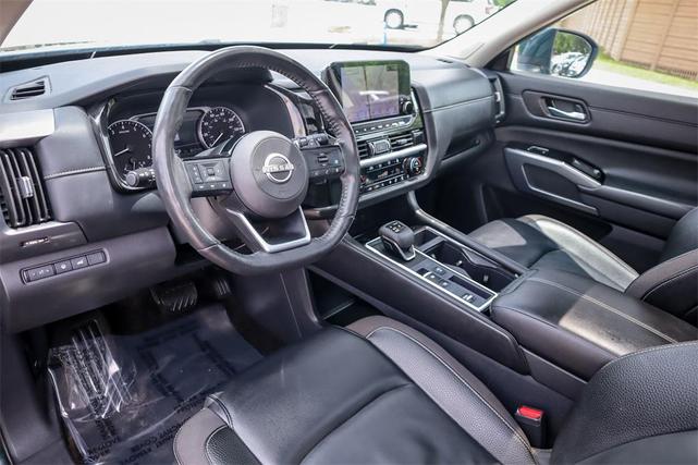 Photo of 2024 Obsidian Green Pearl Nissan Pathfinder