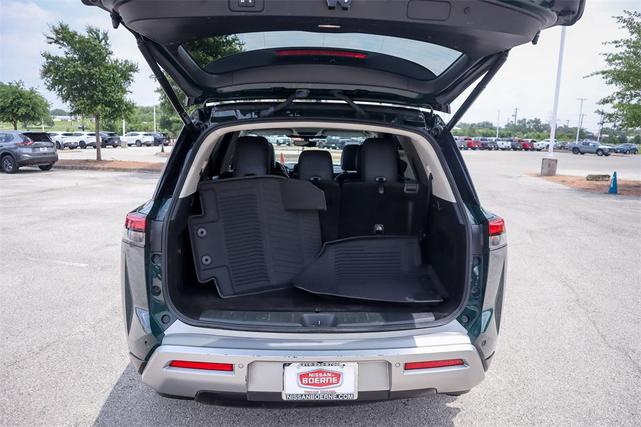 Photo of 2024 Obsidian Green Pearl Nissan Pathfinder