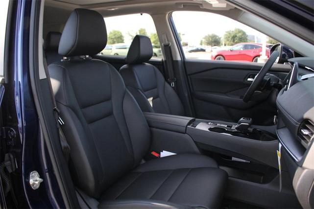Photo of 2025 Deep Ocean Blue Pearl Nissan Rogue
