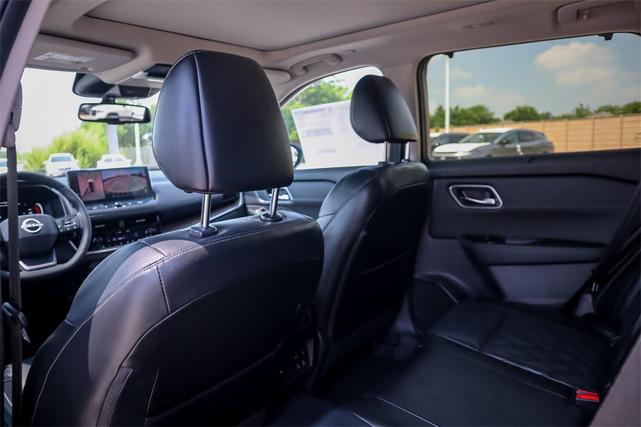 Photo of 2025 Boulder Gray Pearl Nissan Rogue