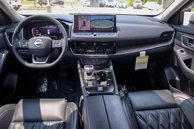 Photo of 2025 Boulder Gray Pearl Nissan Rogue