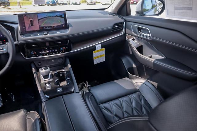 Photo of 2025 Boulder Gray Pearl Nissan Rogue