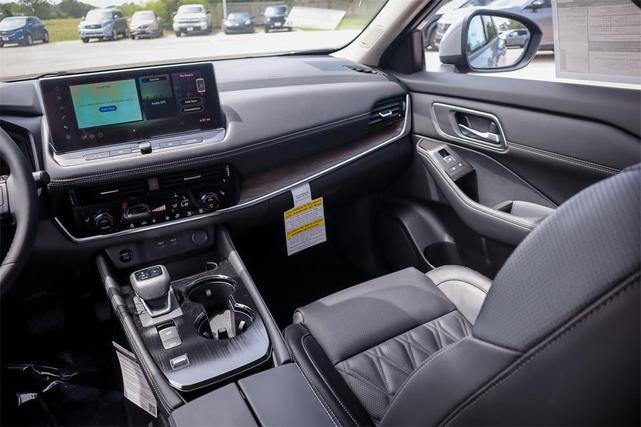 Photo of 2025 Boulder Gray Pearl Nissan Rogue