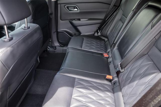 Photo of 2025 Boulder Gray Pearl Nissan Rogue