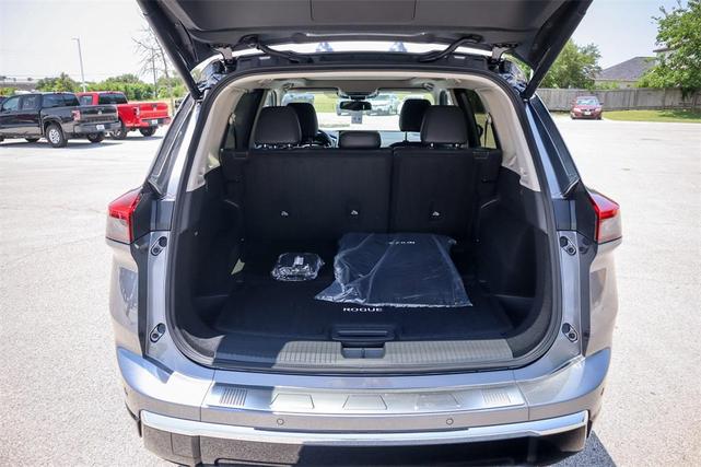 Photo of 2025 Gun Metallic Nissan Rogue
