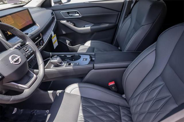 Photo of 2025 Gun Metallic Nissan Rogue