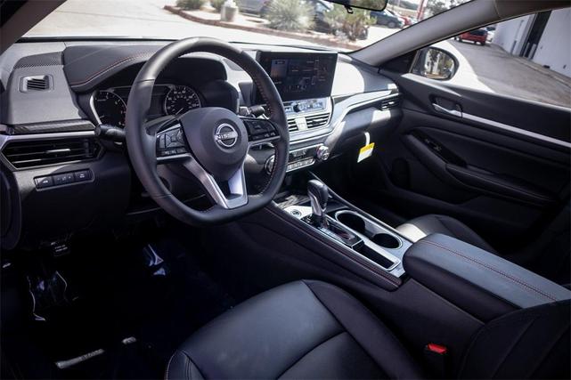 Photo of 2025 Gray Sky Pearl Nissan Altima