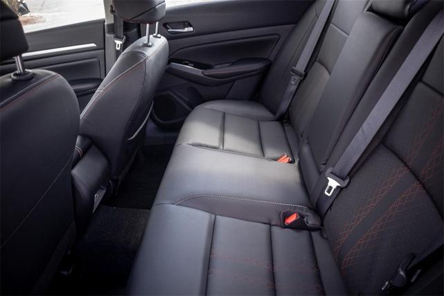 Photo of 2025 Gray Sky Pearl Nissan Altima
