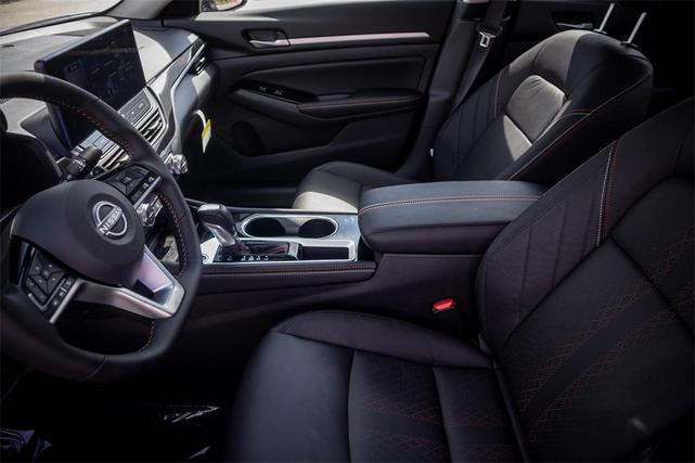 Photo of 2025 Gray Sky Pearl Nissan Altima