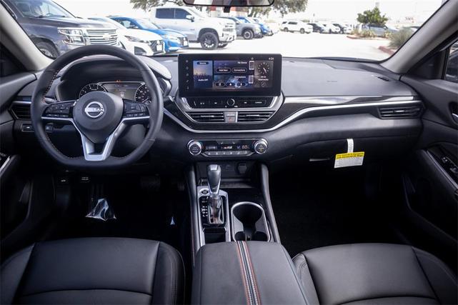 Photo of 2025 Gray Sky Pearl Nissan Altima
