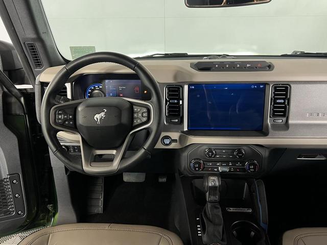 Photo of 2024 Green Metallic Ford Bronco