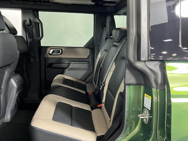 Photo of 2024 Green Metallic Ford Bronco