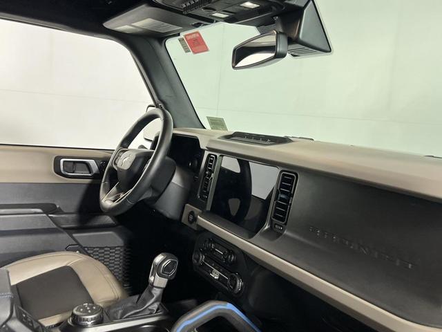 Photo of 2024 Green Metallic Ford Bronco