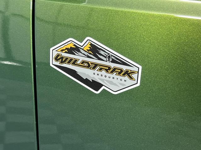 Photo of 2024 Green Metallic Ford Bronco