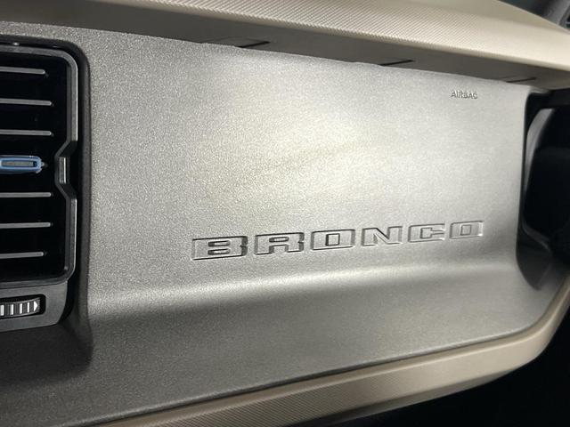 Photo of 2024 Green Metallic Ford Bronco