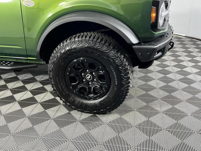 Photo of 2024 Green Metallic Ford Bronco